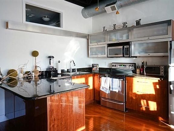 4th image of 303 S Main St APT 304