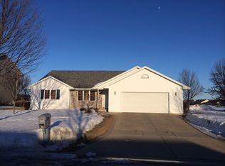 445 Gilbert Ct, Green Bay, WI 54311