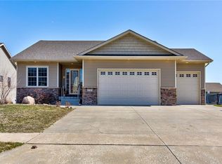 1705 NW Morningside Dr, Grimes, IA 50111