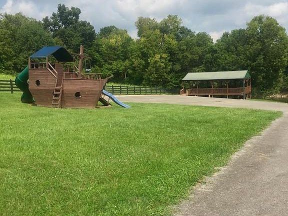 3rd image of 345 Lakeside Dr