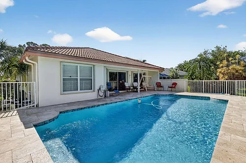 1520 S Club Dr Photo 1