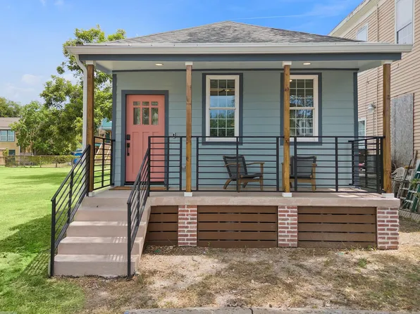 1825 Avenue N St, Galveston, TX 77550