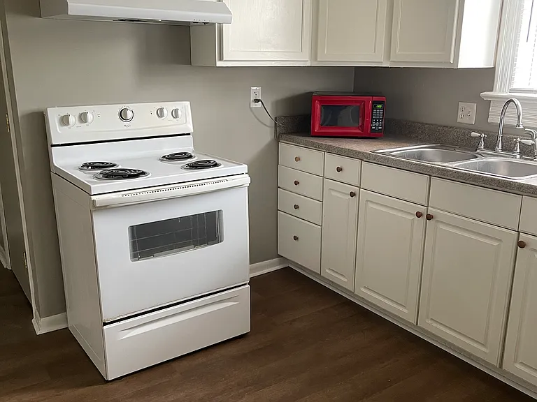 870 W Wood St #4 — Photo 5
