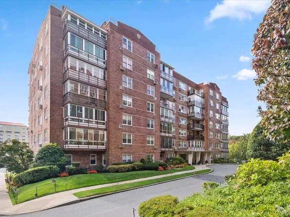 3 Washington Square #6B, Larchmont, NY 10538