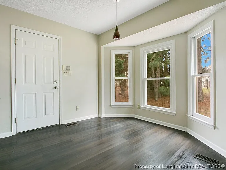 5319 Thackeray Dr — Photo 6