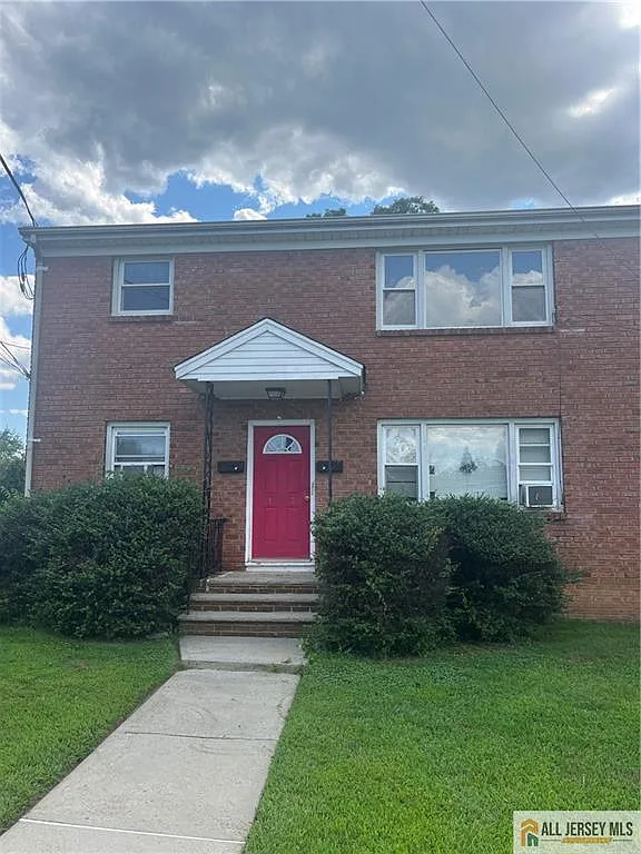 2 bed, 1.0 bath, $2,275 — Photo 1