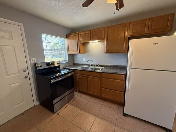 4th image of 703 S Wilson Ave Ste 103