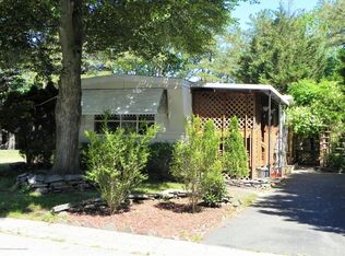 16 Martin Dr, Whiting, NJ 08759
