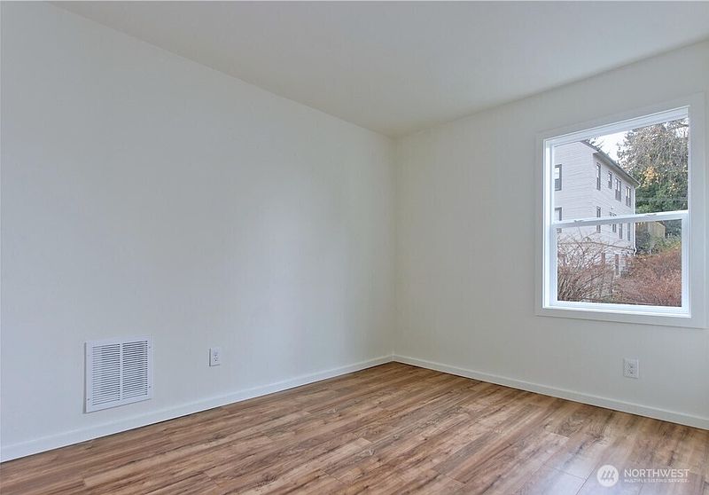 5th image of 5045 37th Avenue S