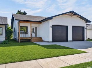 1008 10th St, Rosthern, SK S0K3R0