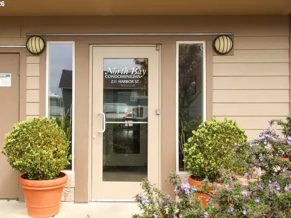211 Harbor St APT 26, Florence, OR 97439