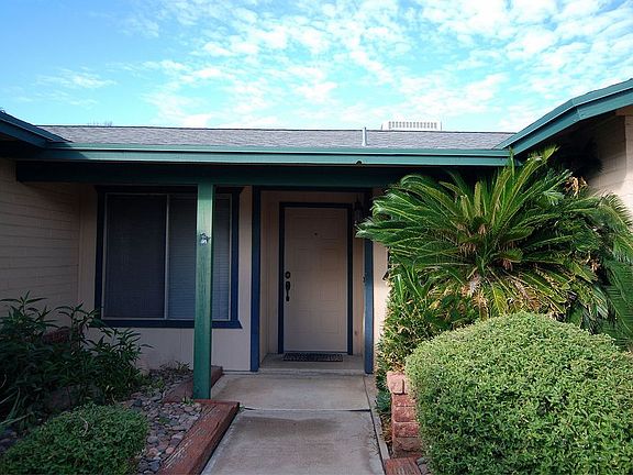 2nd image of 2748 S Las Palmas