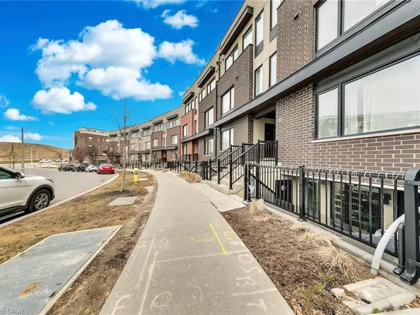 181 William Duncan Rd #5, Toronto, ON M3K 0B7