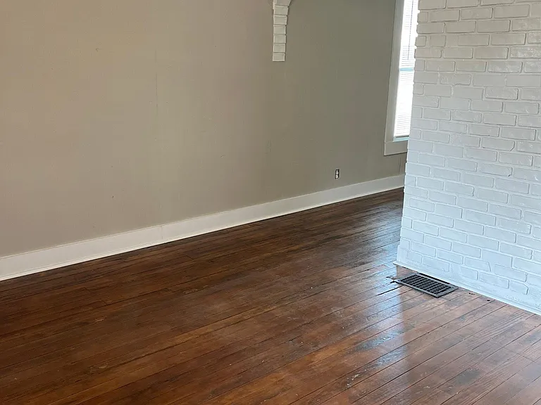 1536 Churchman Ave — Photo 4
