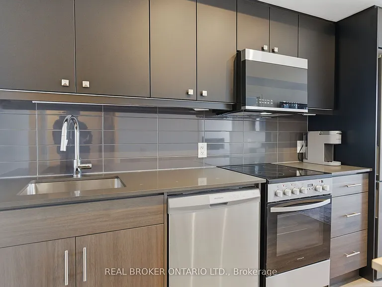 2 Manderley Dr #912 — Photo 18