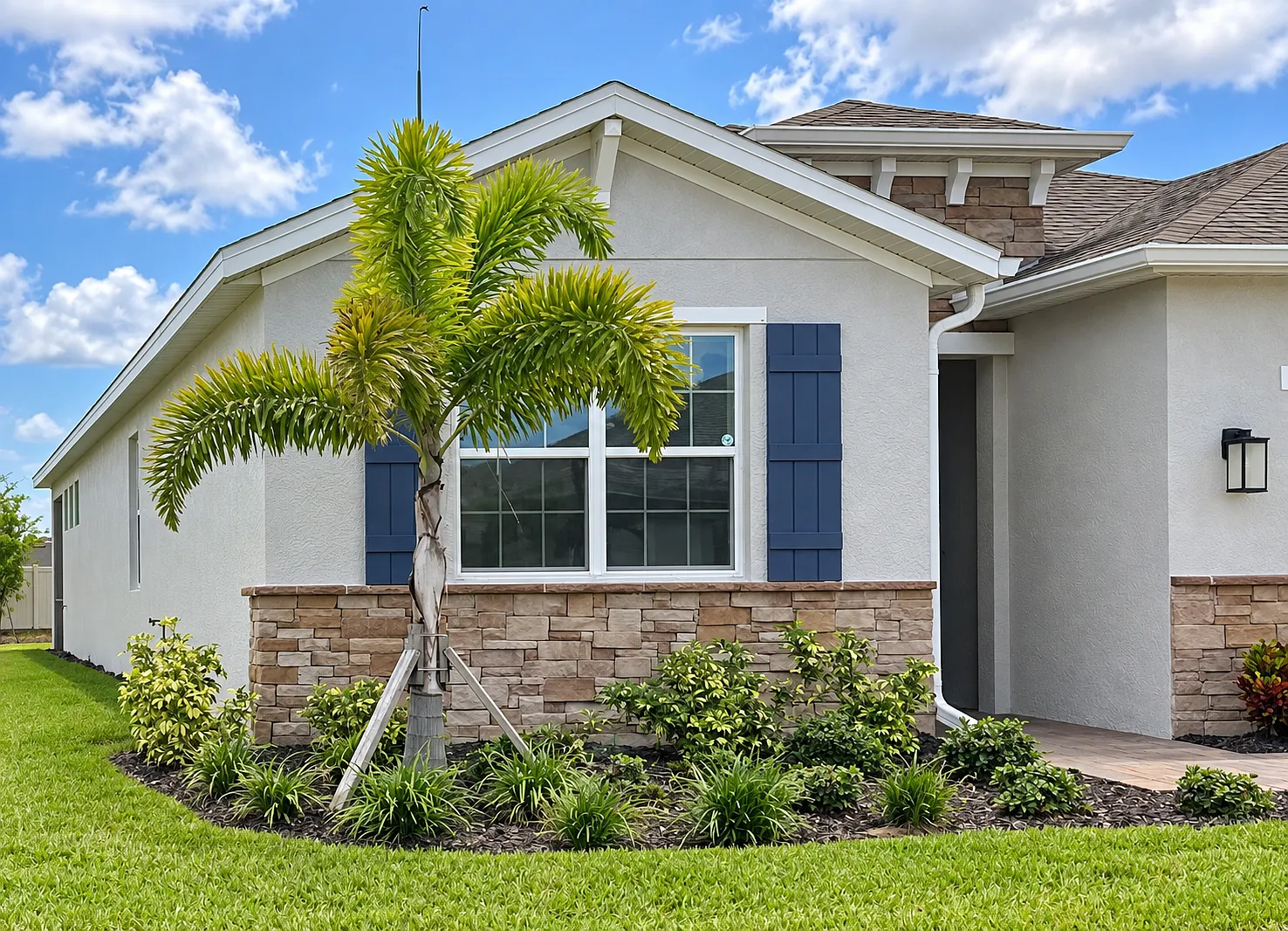 Crofton Springs Way, Port Charlotte — Photo 1