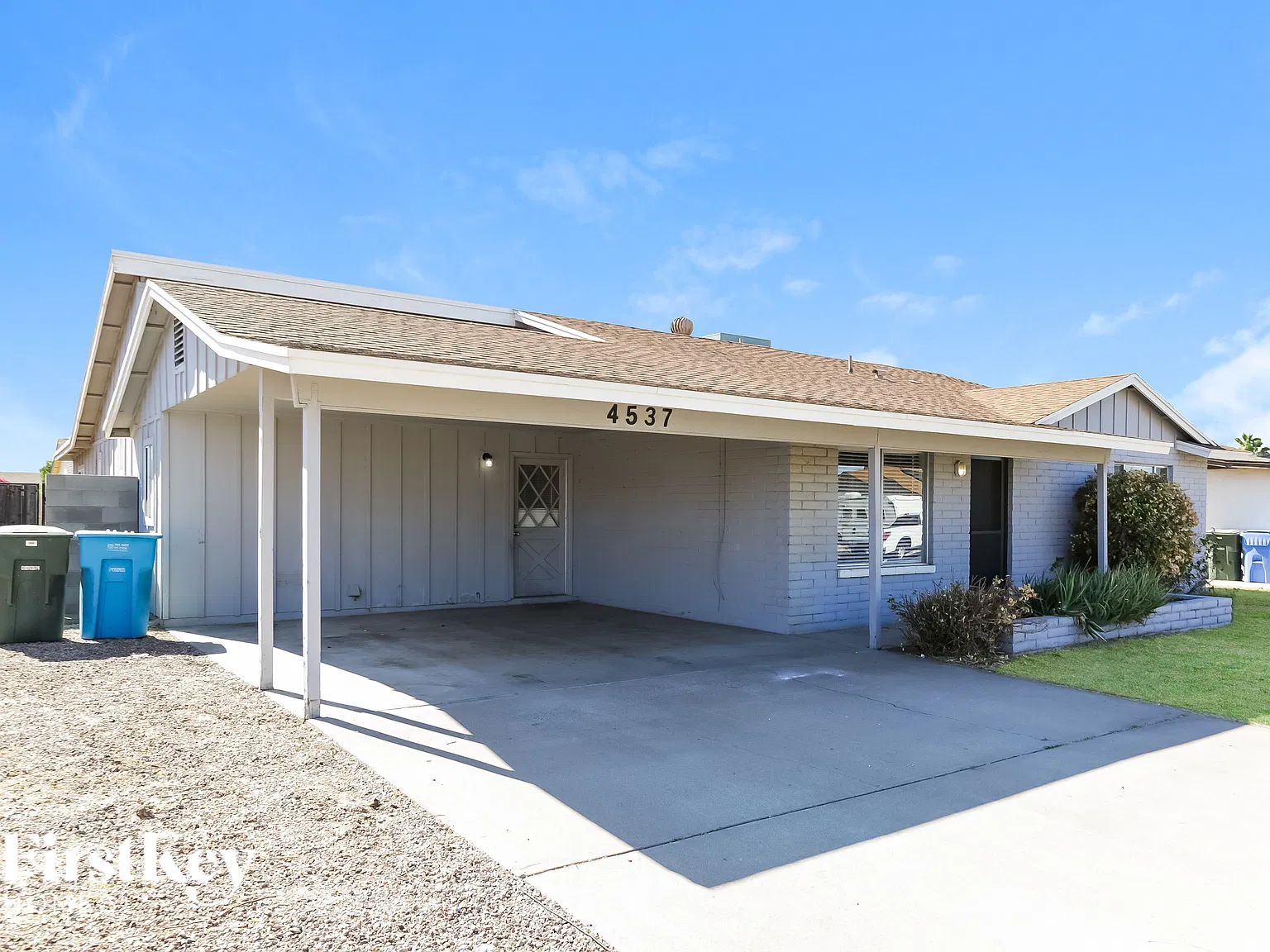 4 bed, 1.5 bath, 1819 sqft, $2,175 — Photo 2