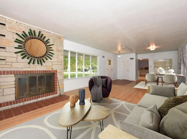 7915 North Boyd WAY, Fox Point, WI 53217