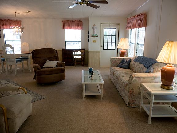 Living Room facing Entrance