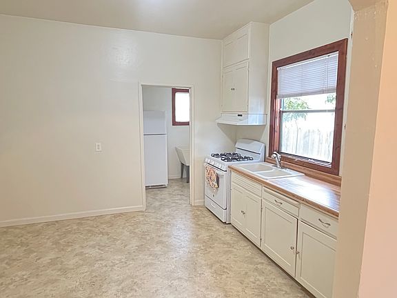 3rd image of 590 E H St #A