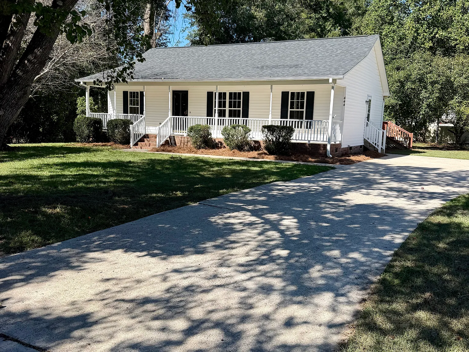 3 bed, 1142 sqft, $1,750 — Photo 1