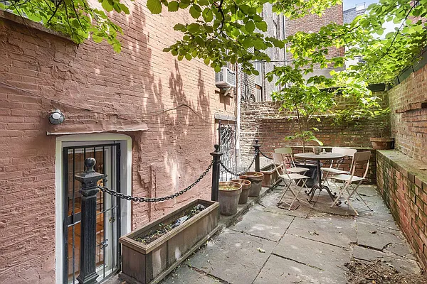 Rented by Compass | media 19