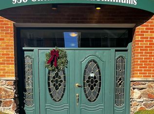 930 Ontario St, Oak Park, IL 60302