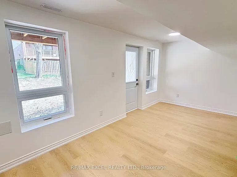 11 Plaisance Rd #5 — Photo 32