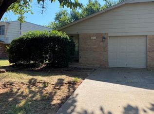 528 Wild Wind Rd, Edmond, OK 73003