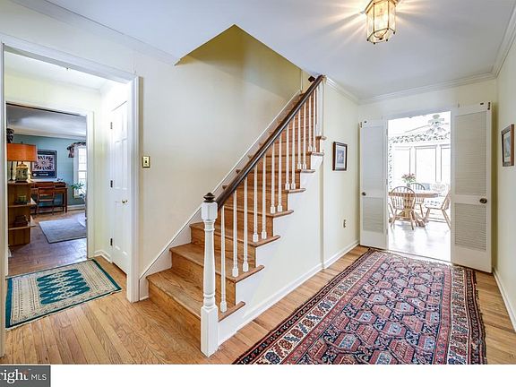 2nd image of 121 Red Fox Ln