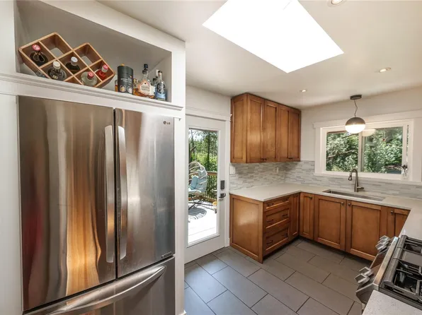 1299 Camrose Cres, Saanich, BC V8P 1N6