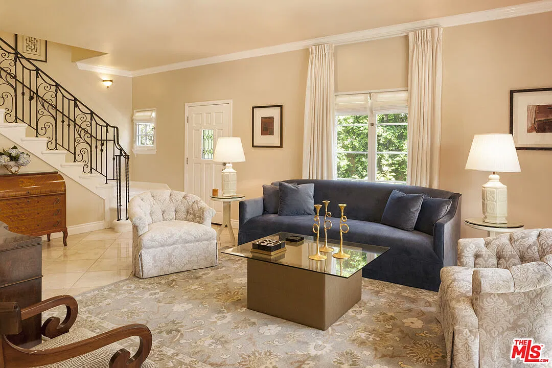 2 bed, 2.5 bath, 1250 sqft, $7,200 — Photo 4