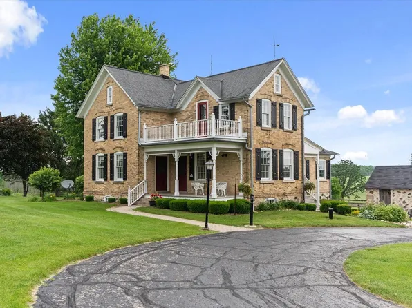 8988 Townline ROAD, Kewaskum, WI 53040