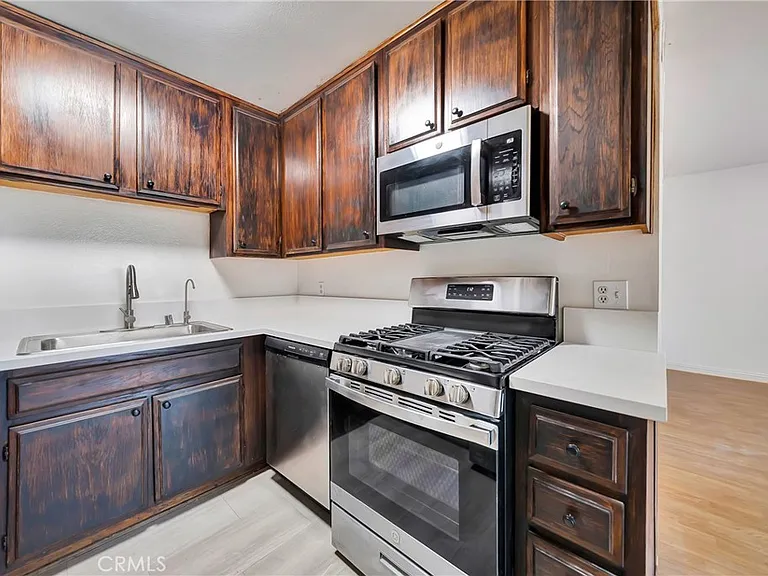 1614 E Chevy Chase Dr #2 — Photo 9