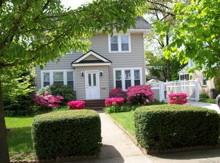 29 Wilson Pl, Freeport, NY 11520