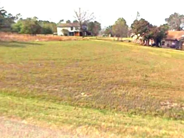 7 Imperial Cir, Coldspring, TX 77331