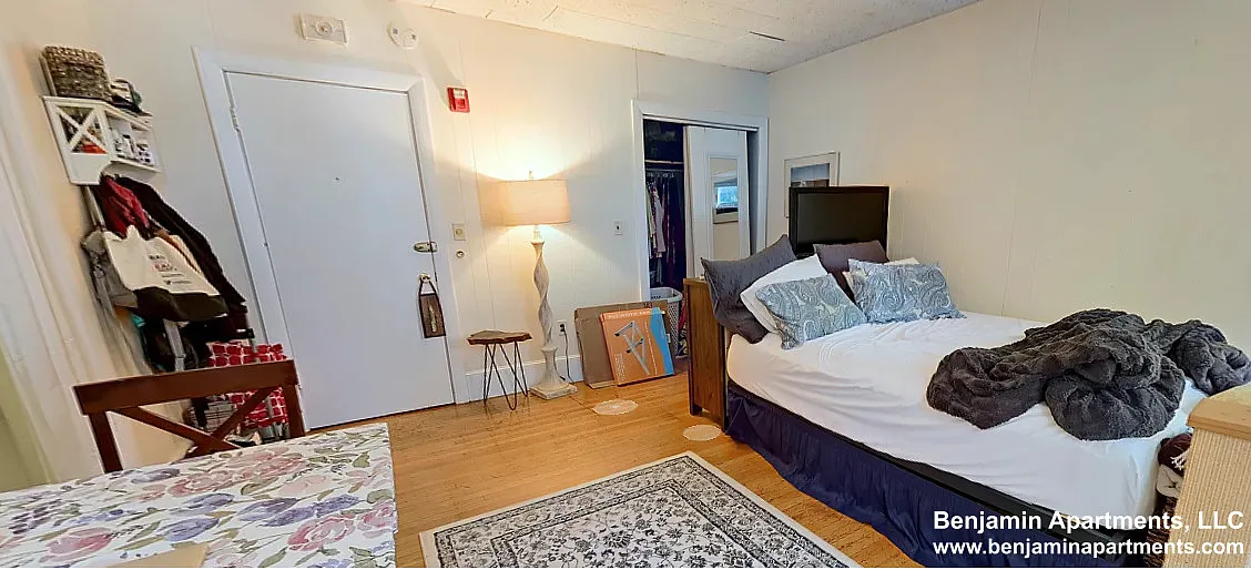 Building Photo - 1063 Beacon St #11