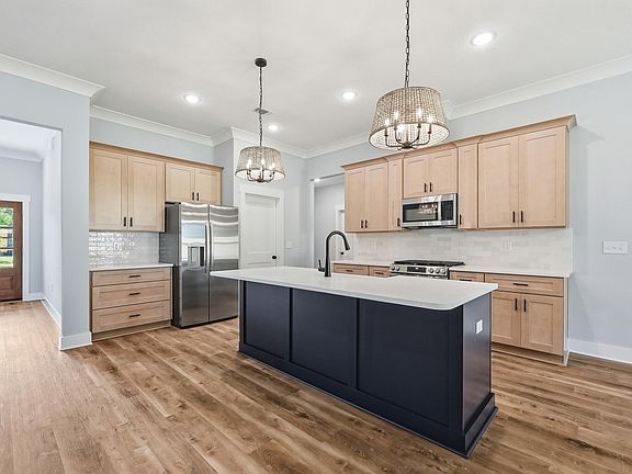 4th image of 321 Harbor Pl SW