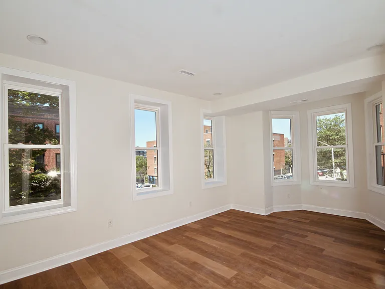 25 N Chester St — Photo 9