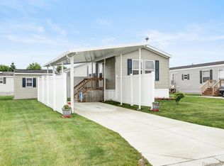 265 Westbrook Ct, Pt Huron, MI 48060