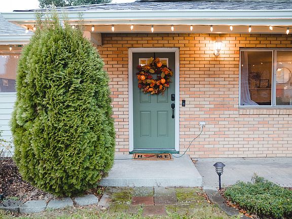 3rd image of 1016 SE 124th Ave