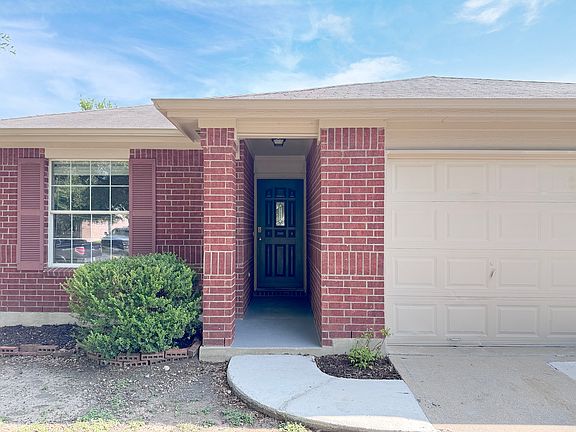 4th image of 218 Mossy Rock Dr