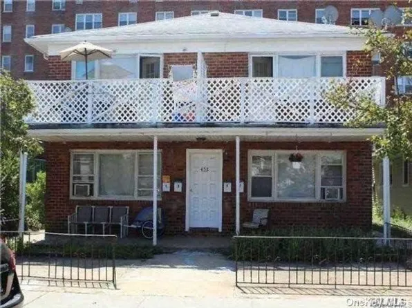 458 E Broadway APT 3, Long Beach, NY 11561