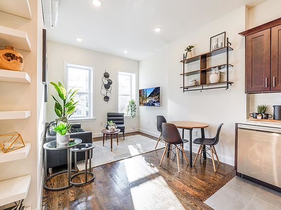 3rd image of 161 Pine St #1