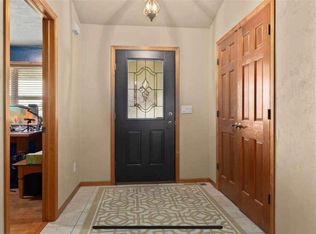 2346 Deer Prairie Dr, Neenah, WI 54956