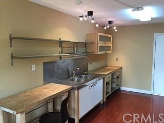 3rd image of 14299 Magnolia St