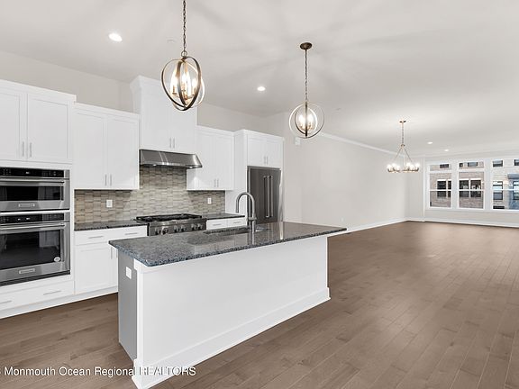 3rd image of 5 Blaisdell Ct #9