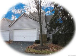 23061 Farmington Rd, Farmingtn Hls, MI 48336