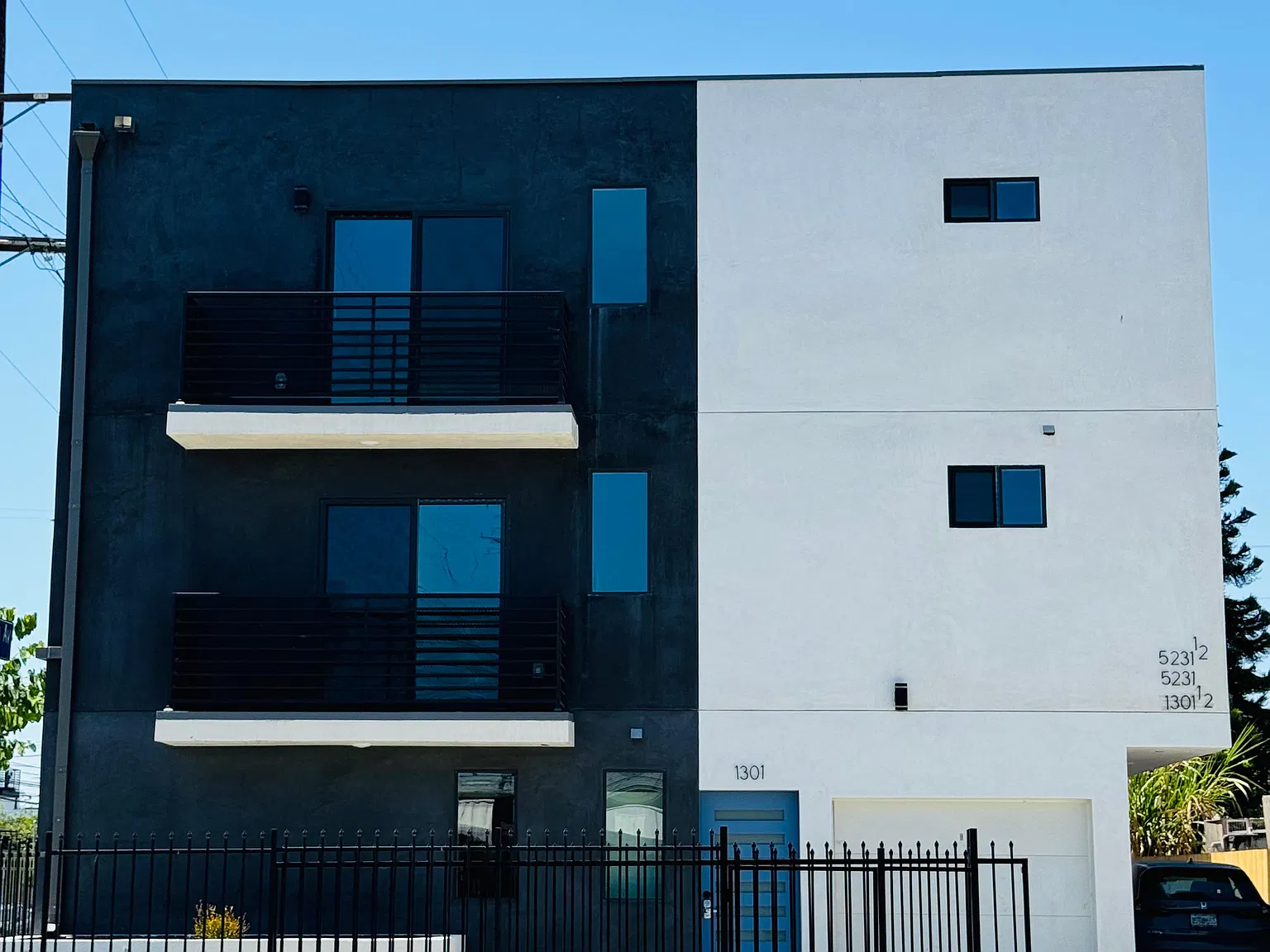 3 bed, $700 — Photo 1