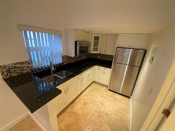 3rd image of 905 SE 2nd Ct APT C